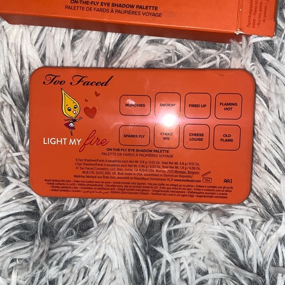 Too Faced Light My Fire Eye Shadow Palette - Picture 3 of 4